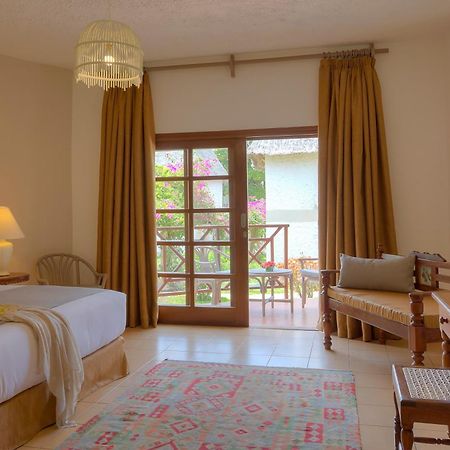Neptune Village Beach Resort & Spa Galu 외부 사진