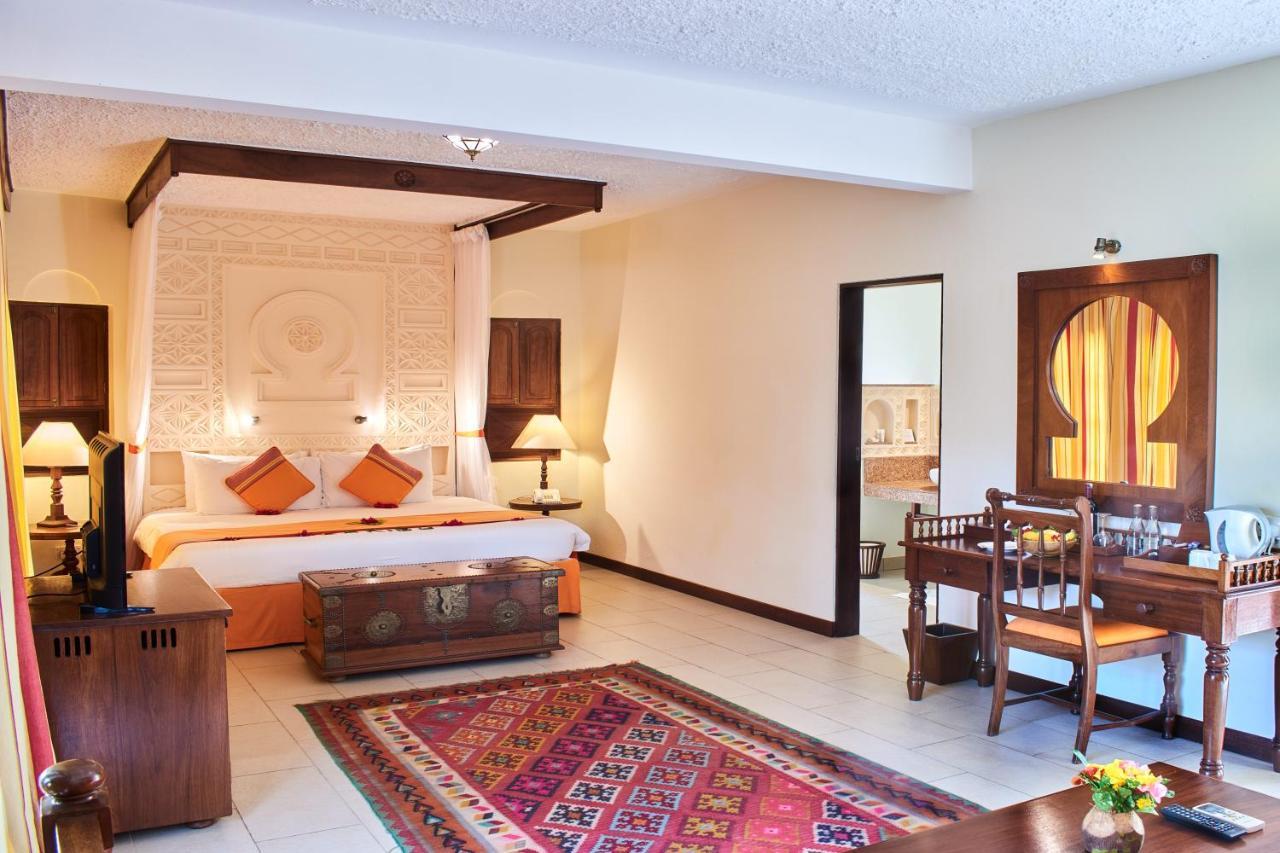 Neptune Village Beach Resort & Spa Galu 외부 사진
