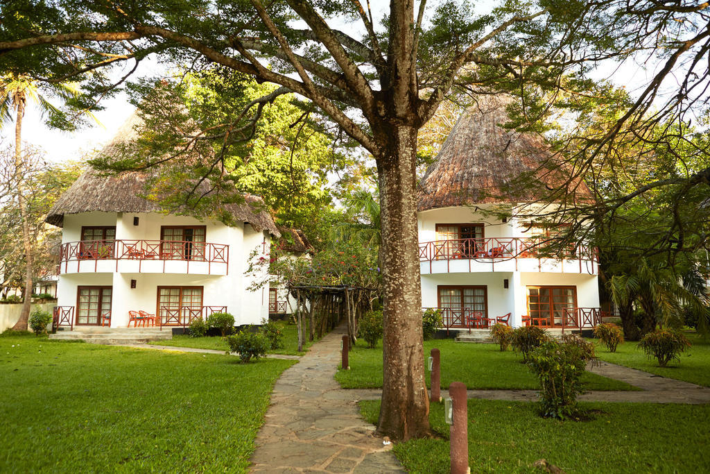 Neptune Village Beach Resort & Spa Galu 외부 사진