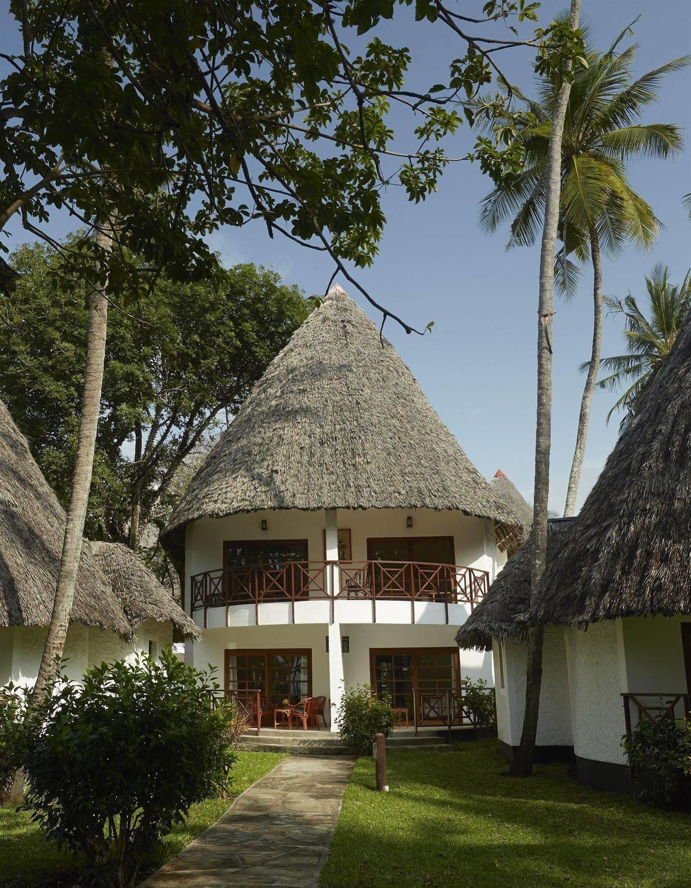 Neptune Village Beach Resort & Spa Galu 외부 사진