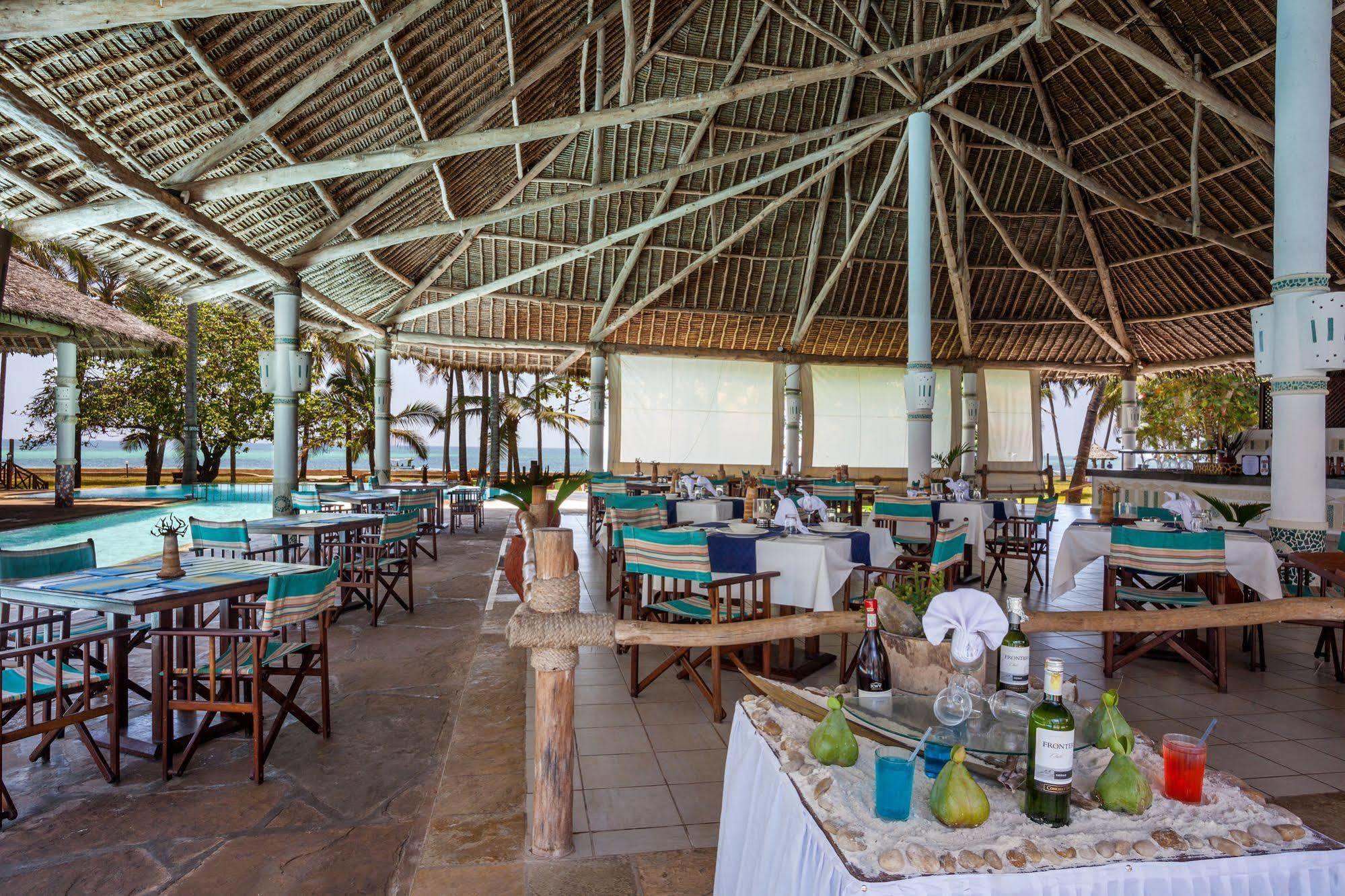 Neptune Village Beach Resort & Spa Galu 외부 사진