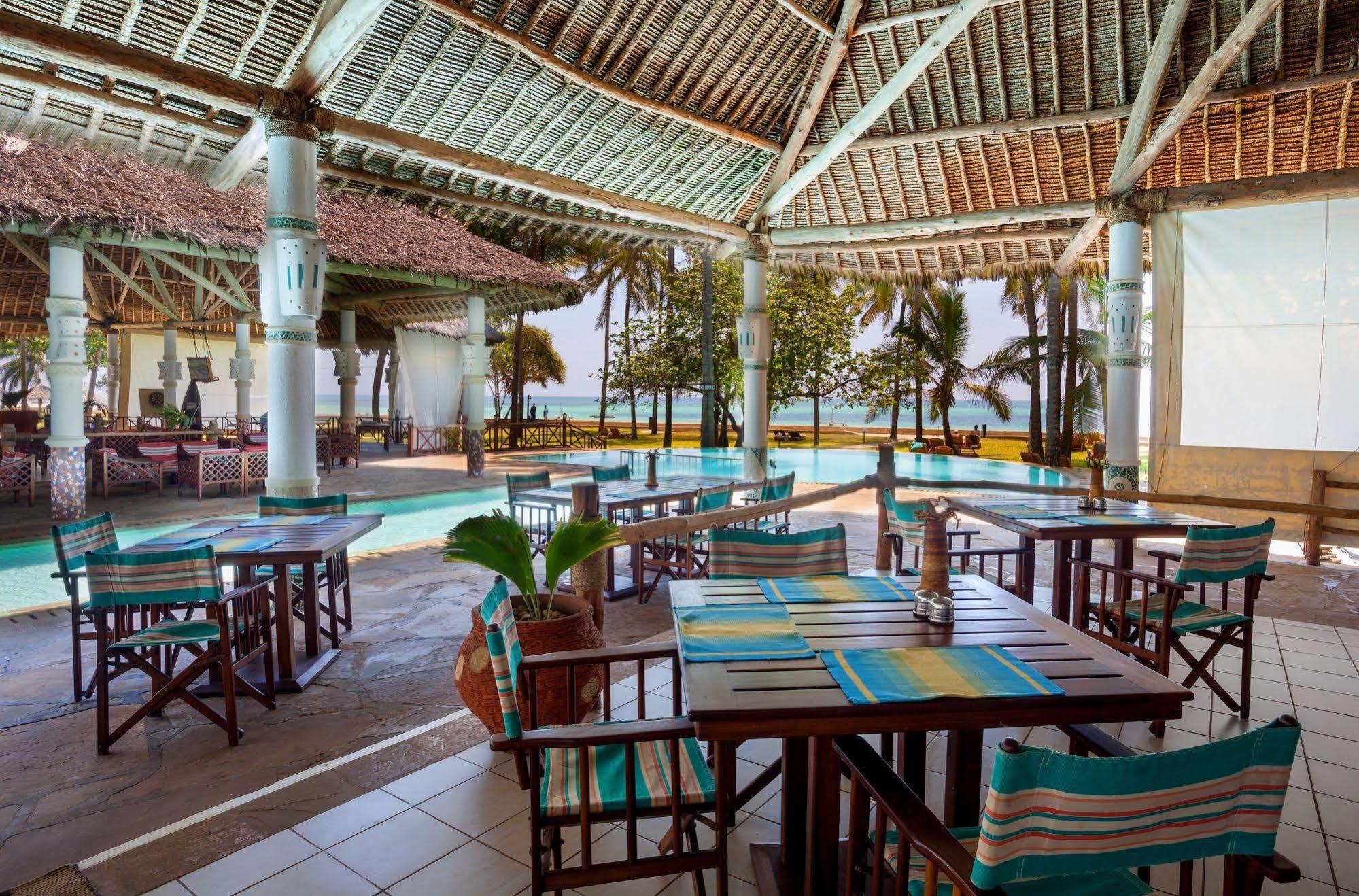 Neptune Village Beach Resort & Spa Galu 외부 사진