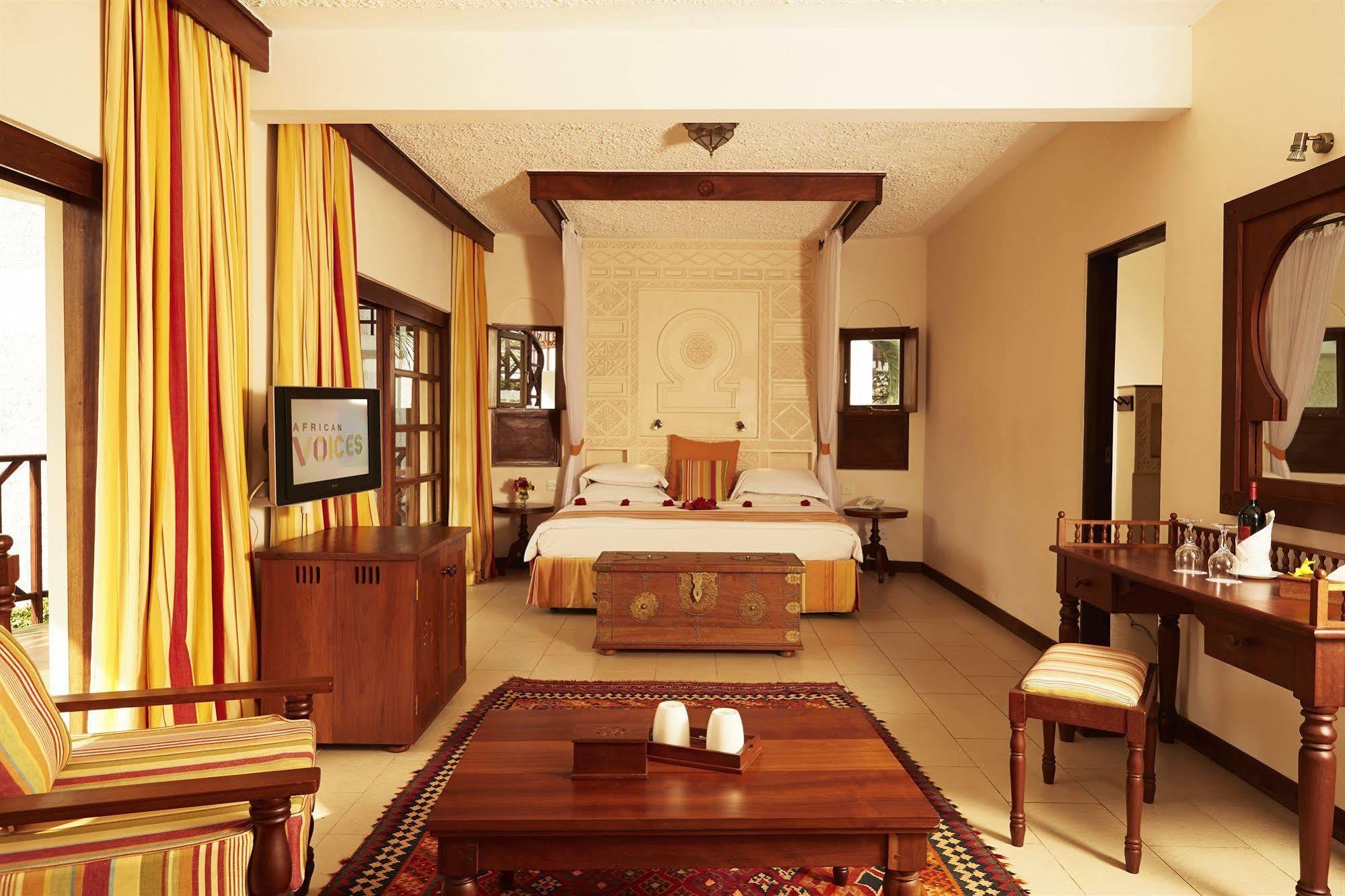 Neptune Village Beach Resort & Spa Galu 외부 사진