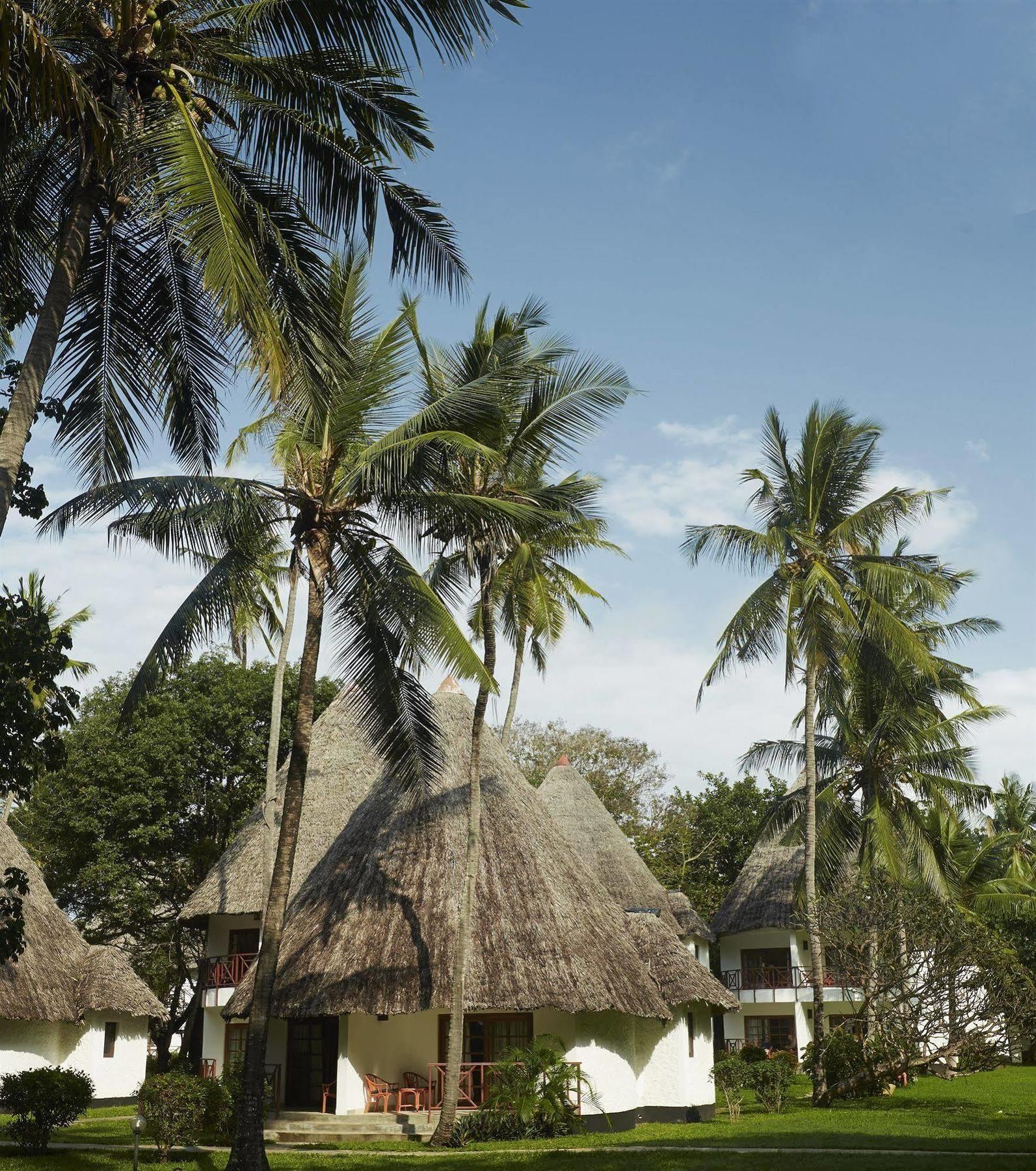 Neptune Village Beach Resort & Spa Galu 외부 사진