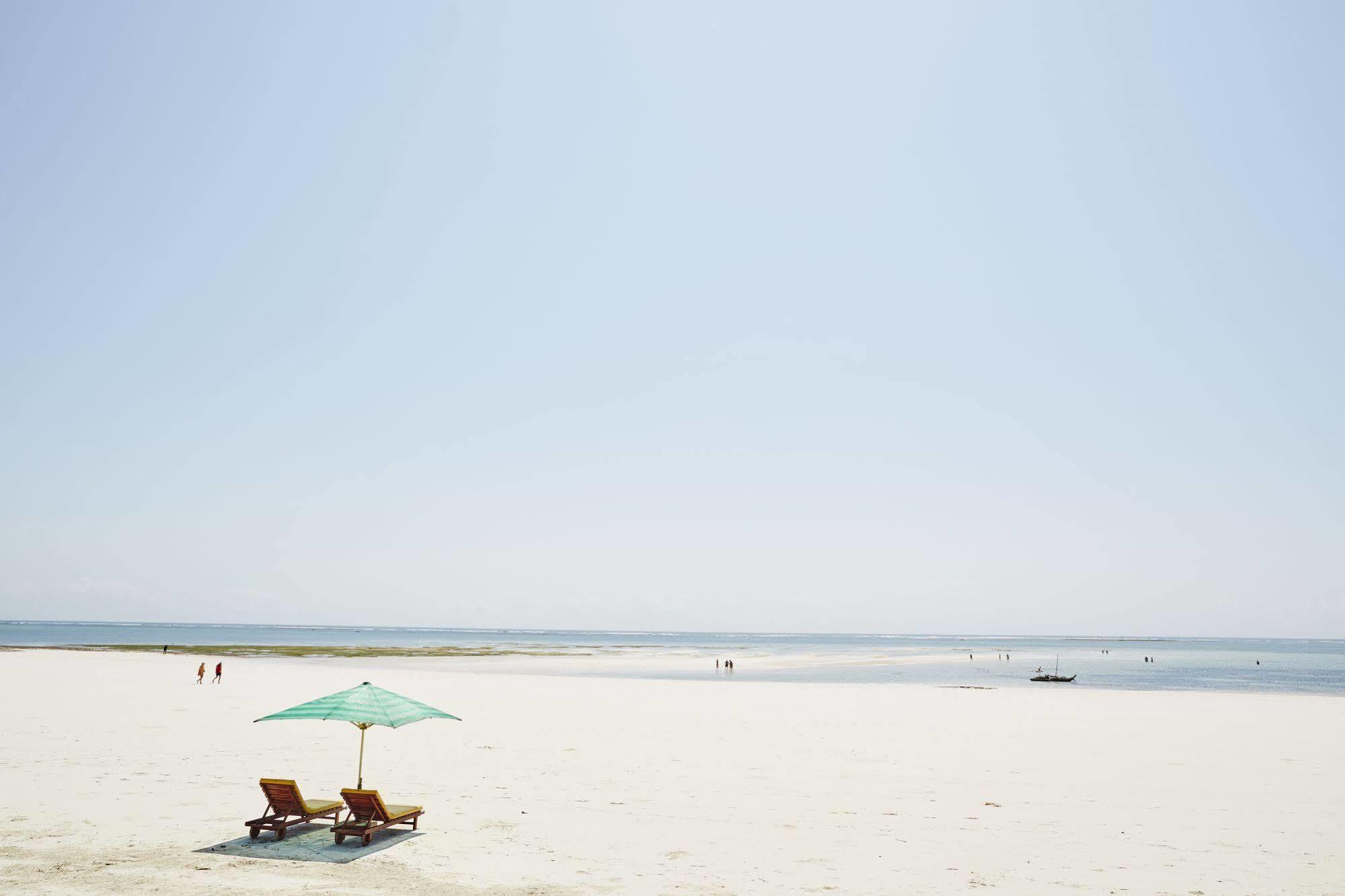 Neptune Village Beach Resort & Spa Galu 외부 사진