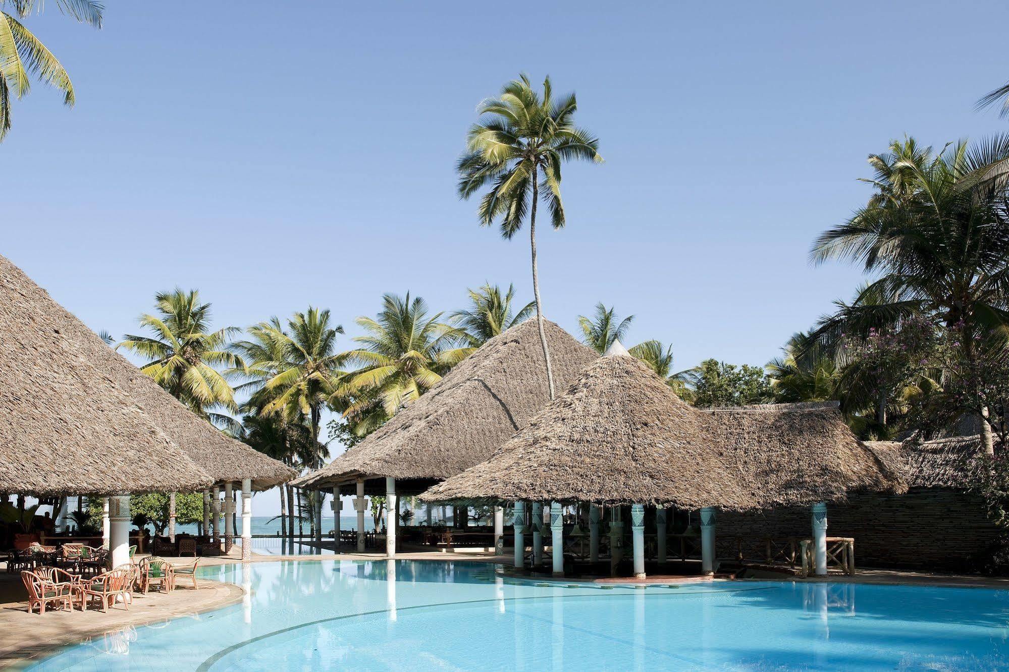 Neptune Village Beach Resort & Spa Galu 외부 사진