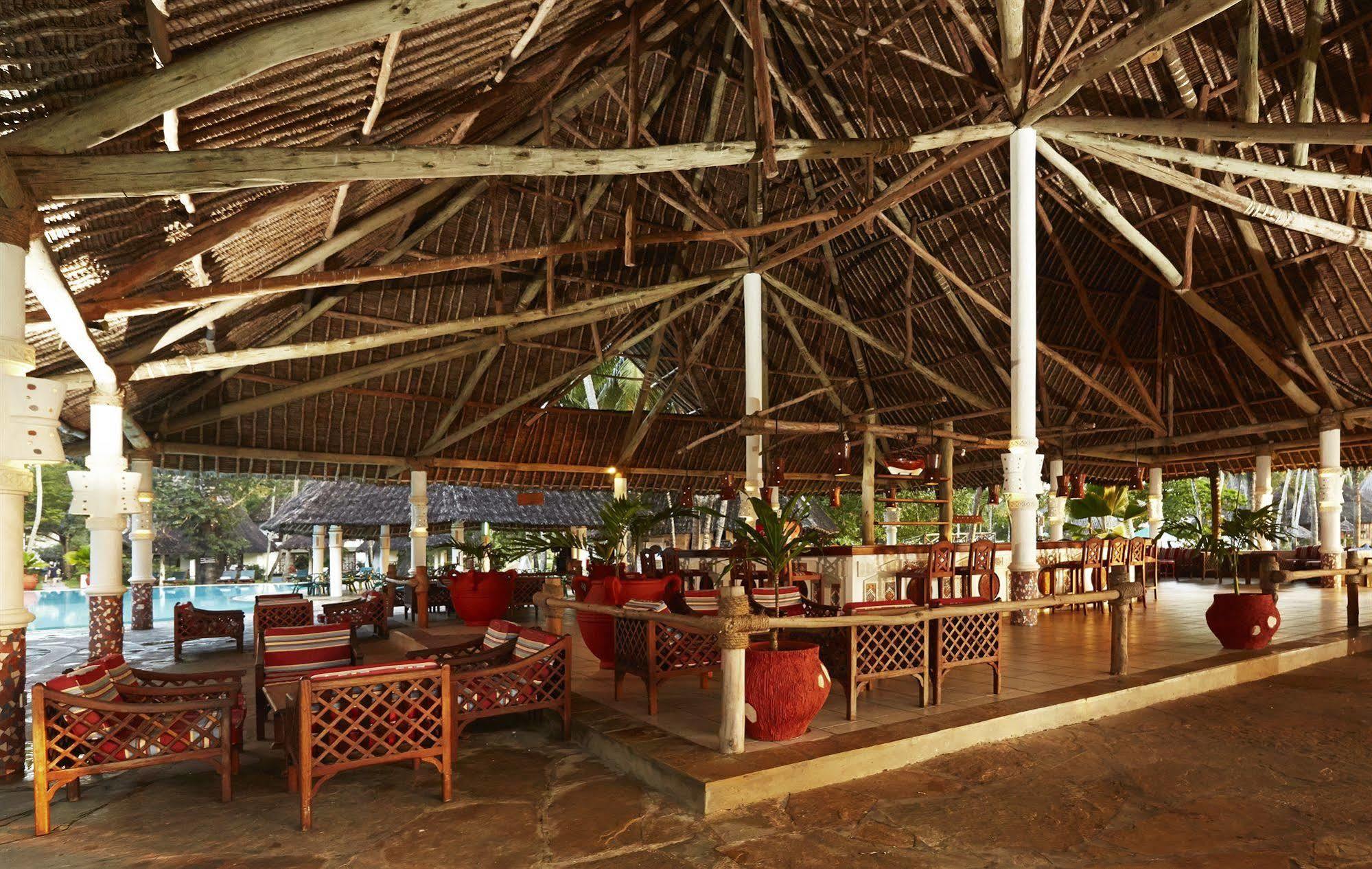 Neptune Village Beach Resort & Spa Galu 외부 사진